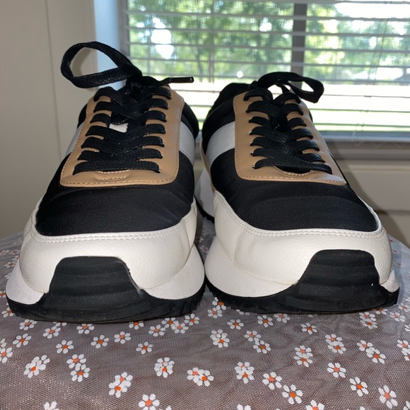 DV Dolce Vita women’s sneakers. - Picture 5 of 13